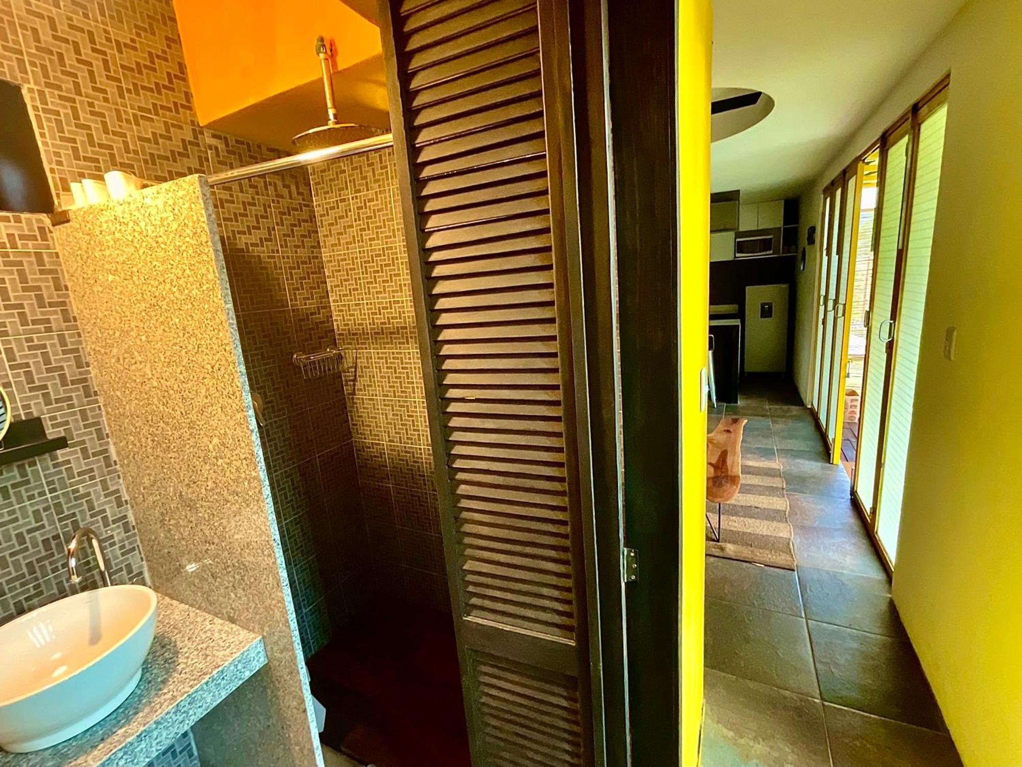 الشقق الفندقية تلاياكابانفي  Container House المظهر الخارجي الصورة