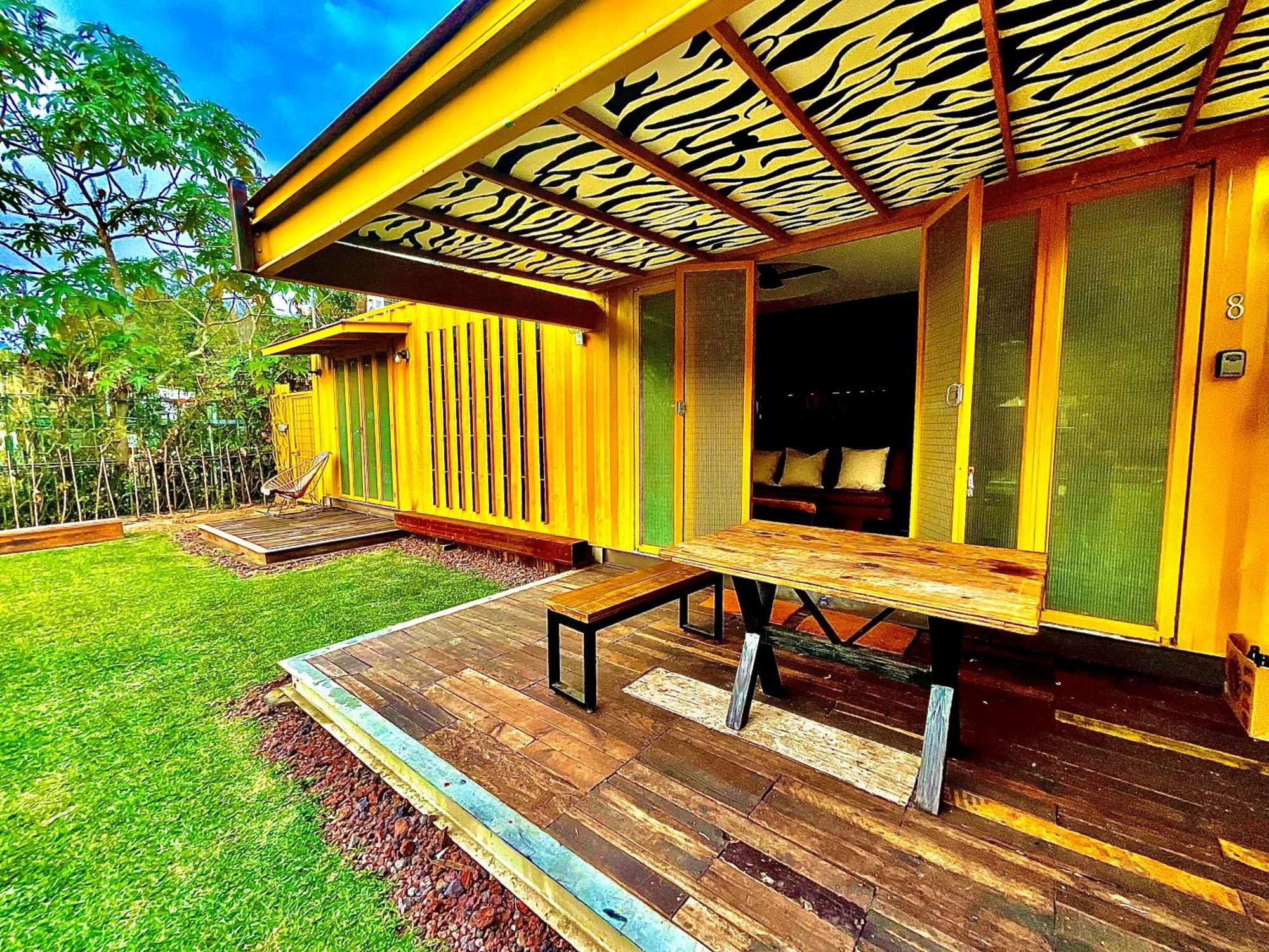 الشقق الفندقية تلاياكابانفي  Container House المظهر الخارجي الصورة